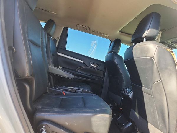 2017 TOYOTA HIGHLANDER SE/XLE