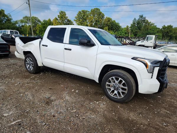 2023 TOYOTA TUNDRA