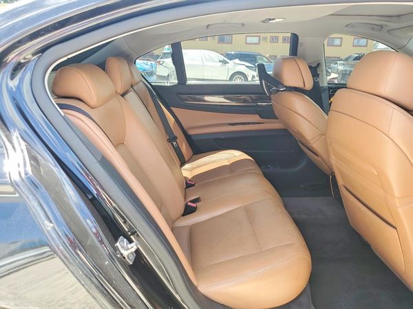 2012 BMW 750 750Lxi/Alpina B7 xDrive