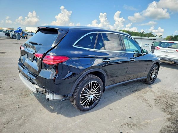 2025 MERCEDES-BENZ GLC GLC300