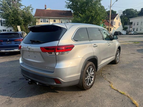 2017 TOYOTA HIGHLANDER SE/XLE