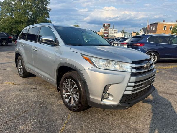 2017 TOYOTA HIGHLANDER SE/XLE