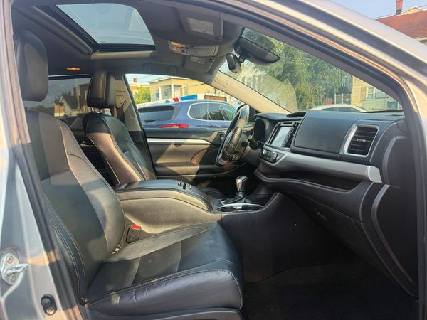 2017 TOYOTA HIGHLANDER SE/XLE