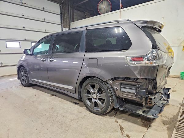 2015 TOYOTA SIENNA