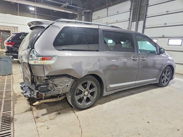 2015 TOYOTA SIENNA
