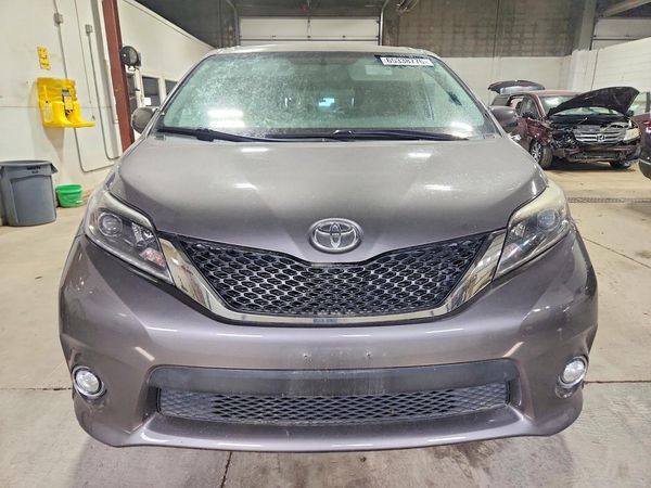 2015 TOYOTA SIENNA
