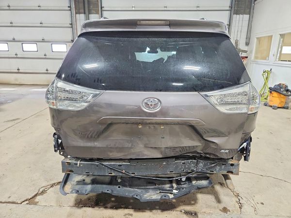 2015 TOYOTA SIENNA