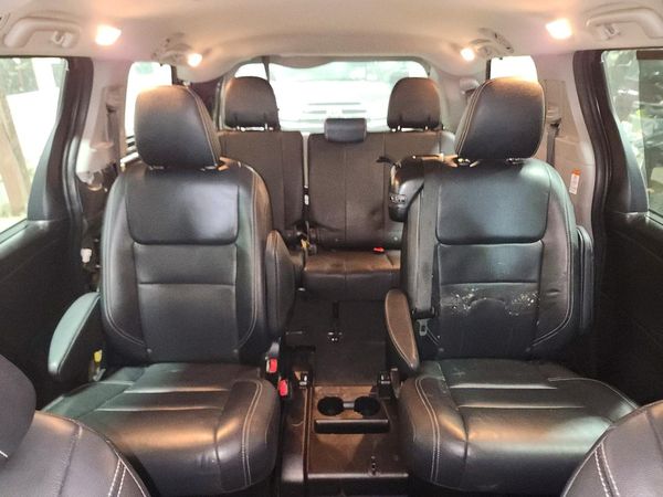 2015 TOYOTA SIENNA