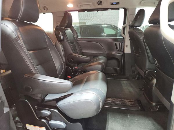 2015 TOYOTA SIENNA