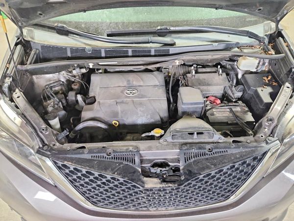 2015 TOYOTA SIENNA
