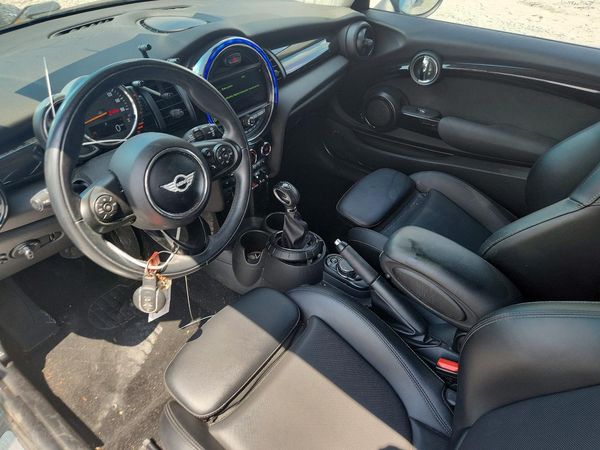 2016 MINI COOPER