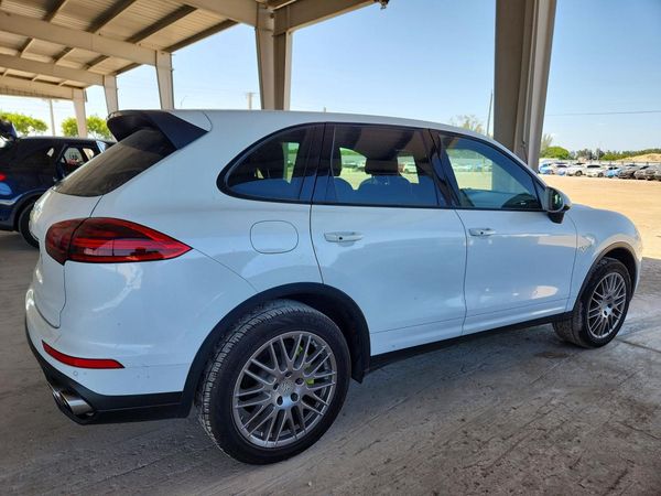 2016 PORSCHE CAYENNE E-Hybrid
