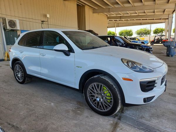 2016 PORSCHE CAYENNE E-Hybrid