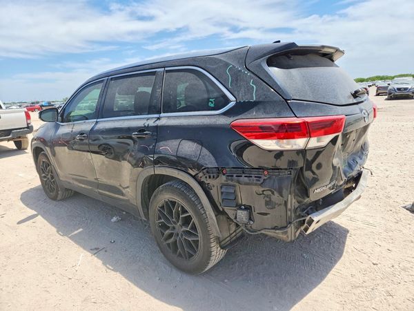 2017 TOYOTA HIGHLANDER