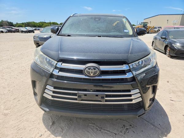 2017 TOYOTA HIGHLANDER