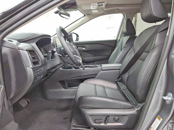 2026 NISSAN ROGUE SV — DENT