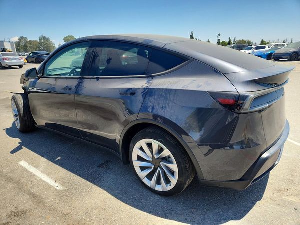 2026 TESLA MODEL Y