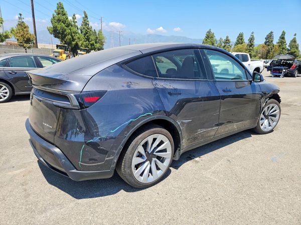 2026 TESLA MODEL Y