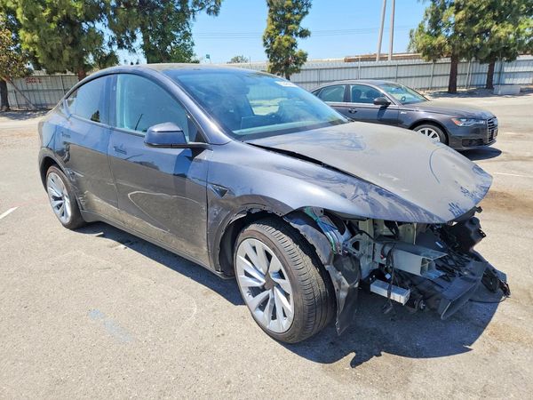 2026 TESLA MODEL Y