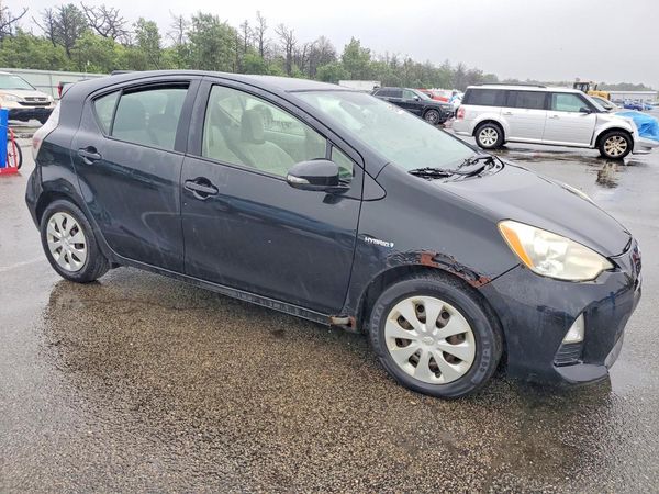 2012 TOYOTA PRIUS C ON