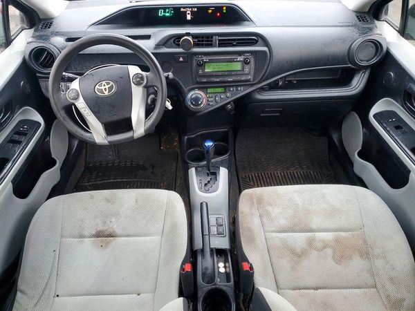 2012 TOYOTA PRIUS C ON