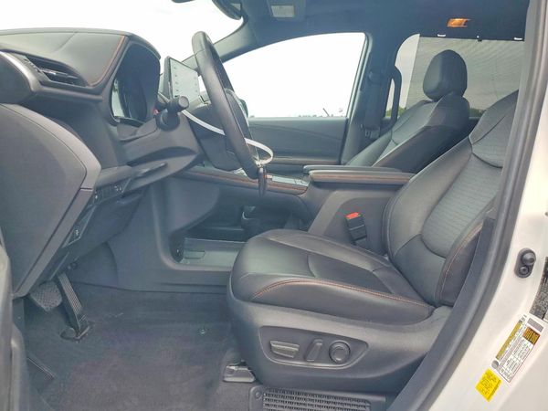 2024 TOYOTA SIENNA XSE