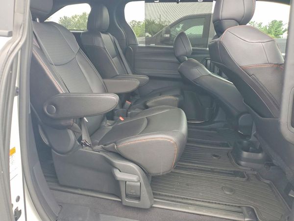 2024 TOYOTA SIENNA XSE