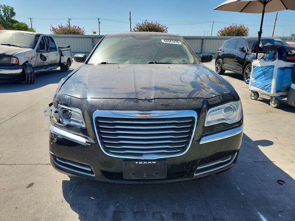 2013 CHRYSLER 300 Base/Limited