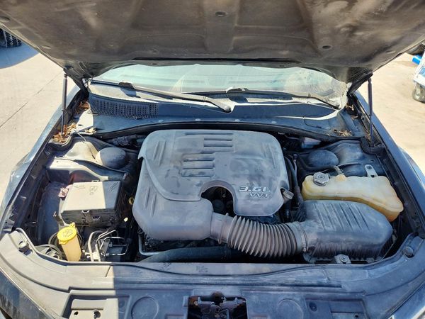 2013 CHRYSLER 300 Base/Limited