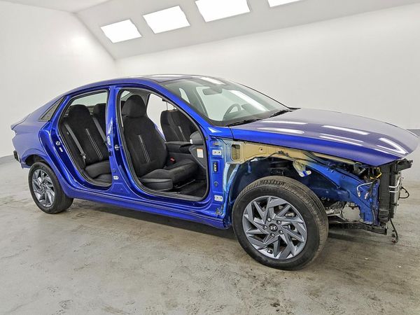 2024 HYUNDAI ELANTRA Blue