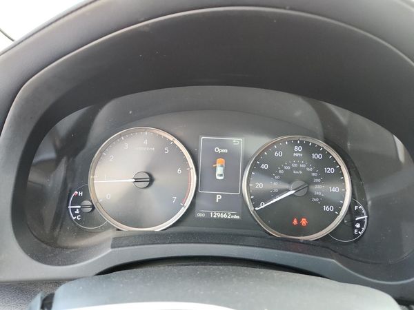 2018 LEXUS IS 300