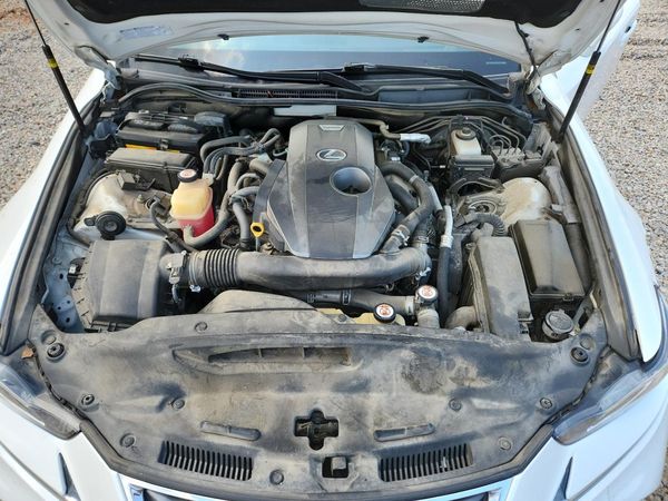 2018 LEXUS IS 300