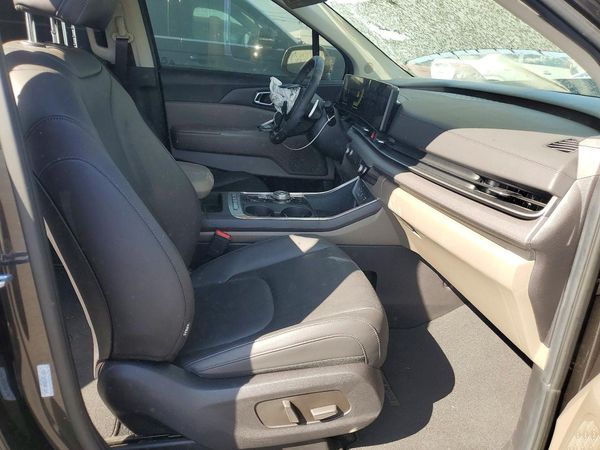 2025 KIA CARNIVAL
