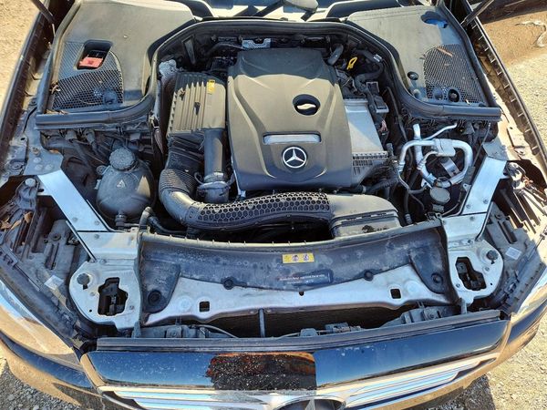 2019 MERCEDES-BENZ E-CLASS E300-4M — Engine bay