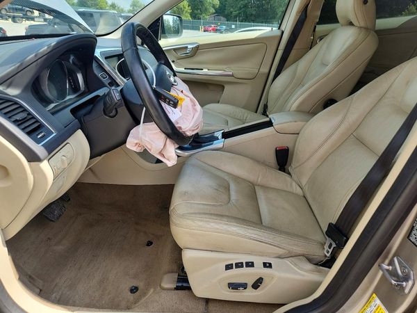 2014 VOLVO XC60