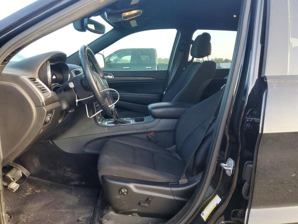 2019 JEEP GRAND CHEROKEE LAREDO 4X2