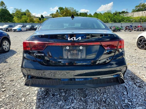 2022 KIA FORTE