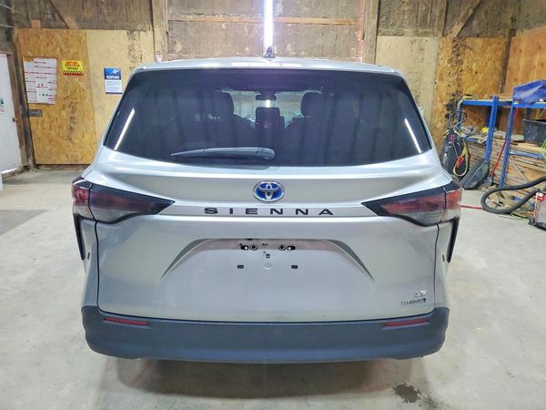2024 TOYOTA SIENNA LE