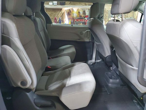 2024 TOYOTA SIENNA LE
