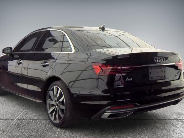 2022 AUDI A4 quattro Prestige