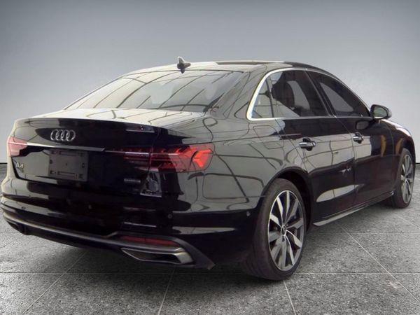 2022 AUDI A4 quattro Prestige