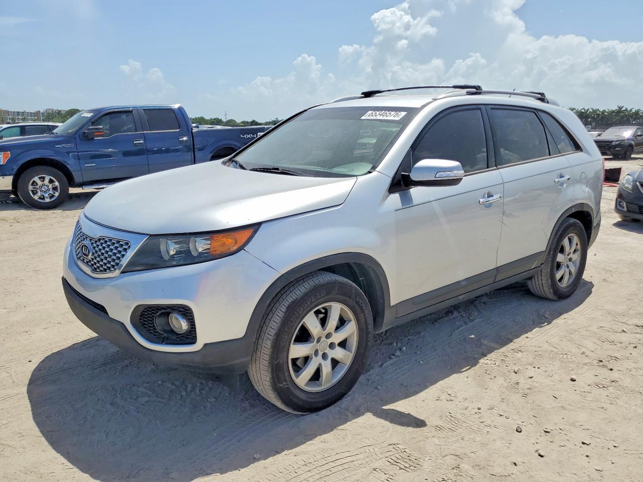 2013 KIA SORENTO Base / LX