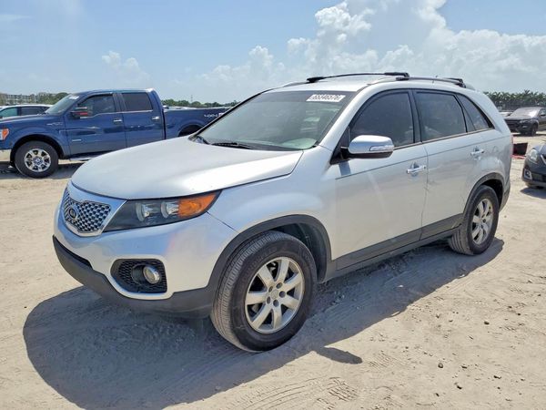 2013 KIA SORENTO Base / LX