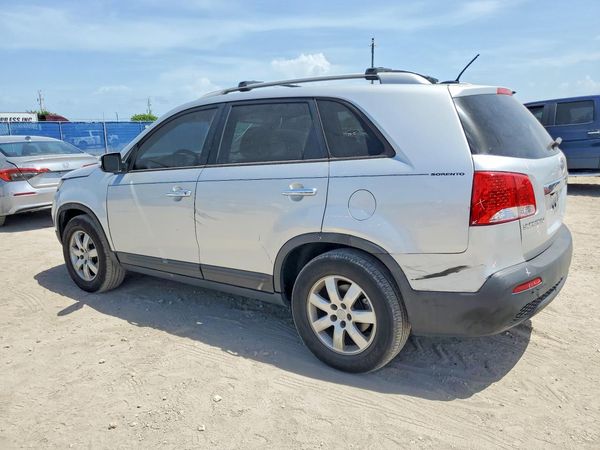 2013 KIA SORENTO Base / LX