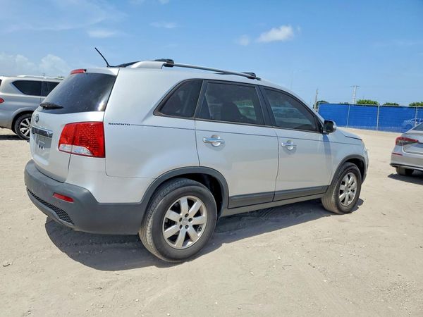 2013 KIA SORENTO Base / LX