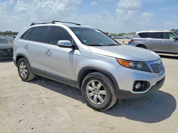 2013 KIA SORENTO Base / LX