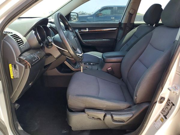 2013 KIA SORENTO Base / LX