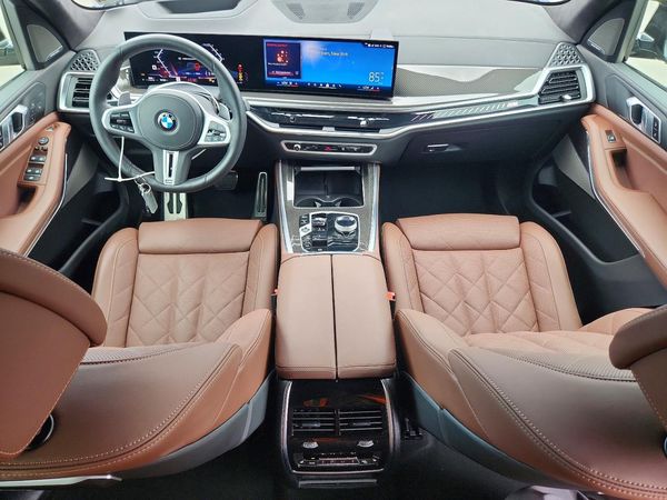 2026 BMW X5 M60i