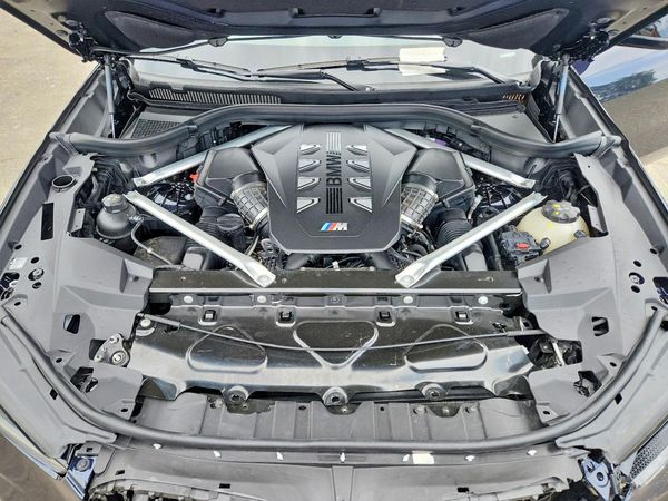 2026 BMW X5 M60i