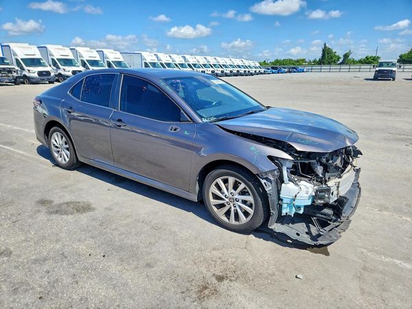 2022 TOYOTA CAMRY LE